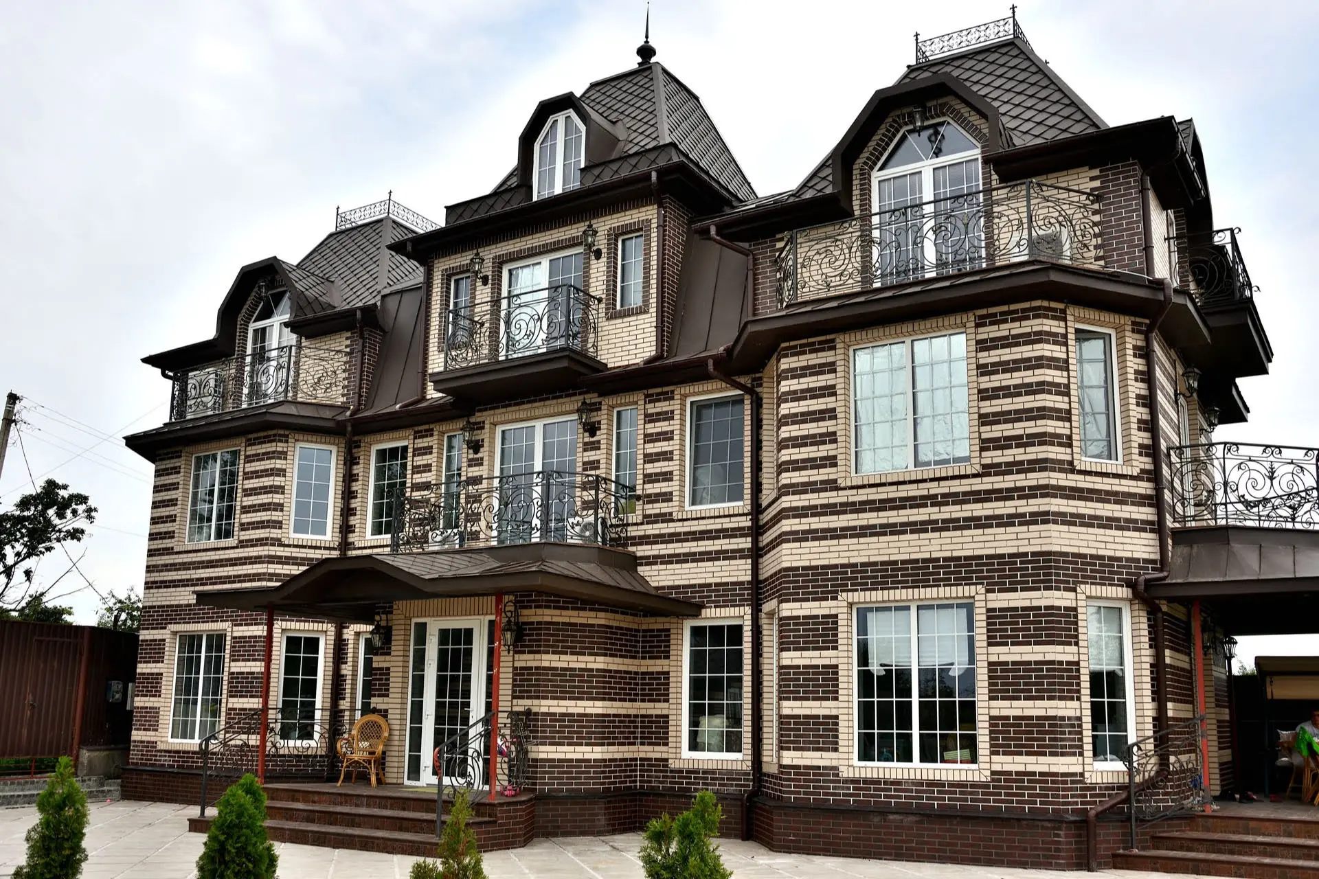 The cottage was insulated using thin insulation board