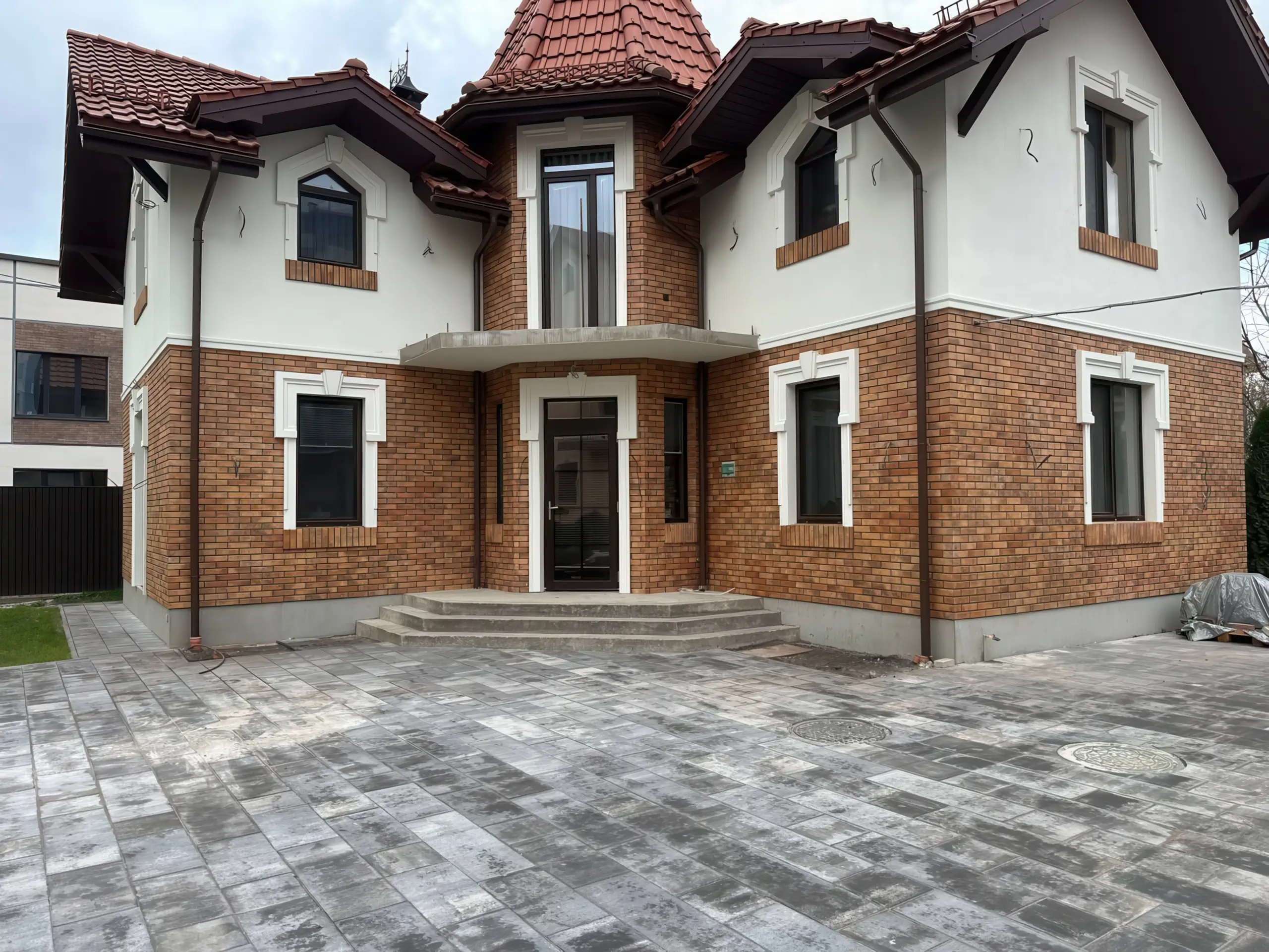 Final look of the insulated and upgraded house facade