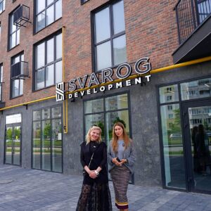 Close-up of Cerrad Loft Brick Chili tiles on insulated facade