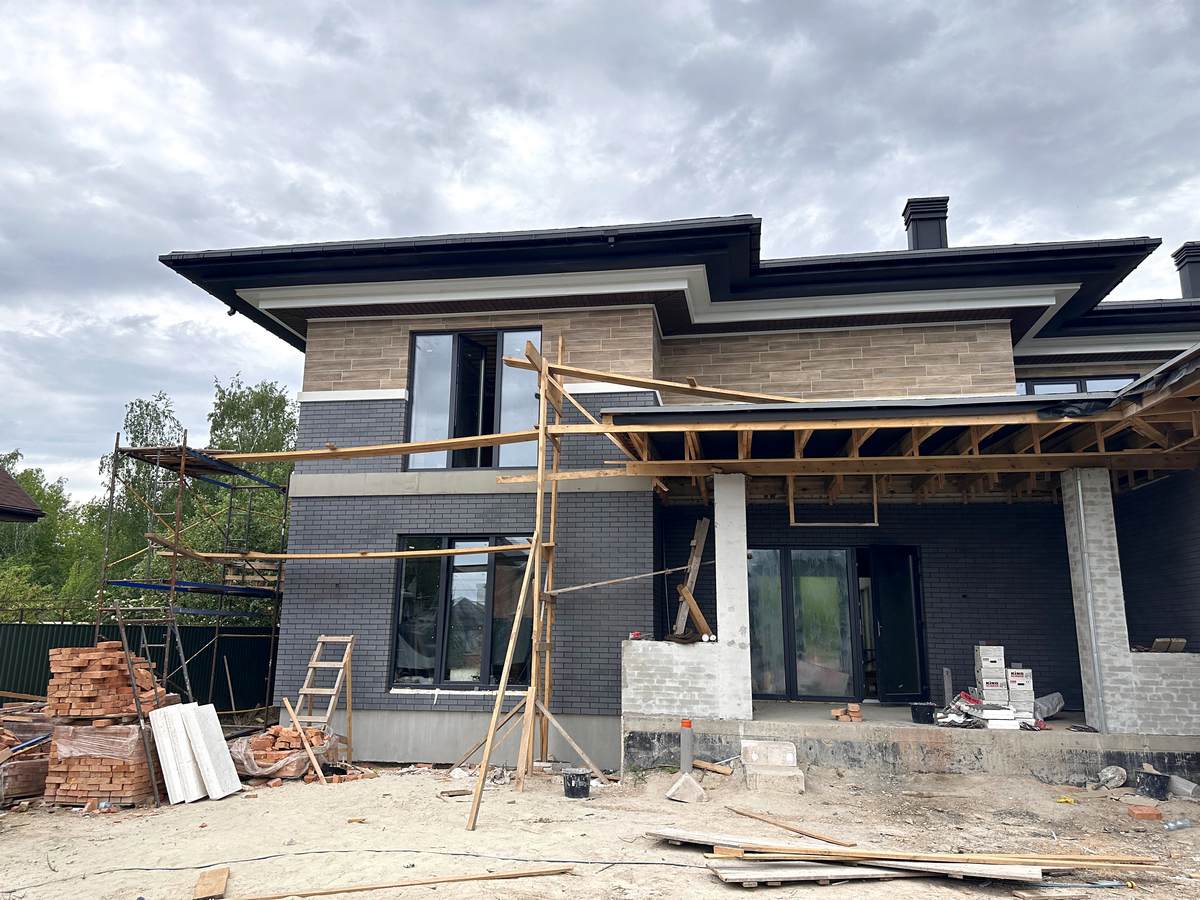 Stylish home upgrade with Royal Facade thermopanels and King Klinker Thin Bricks