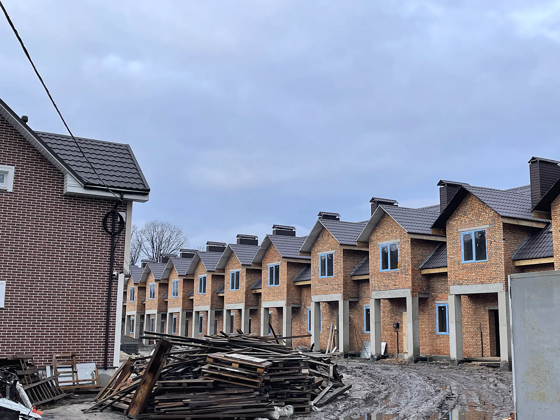 Exterior wall upgrade using high-performance thermal panels in Kyiv