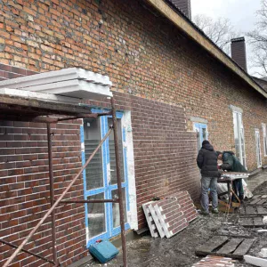 Installation of Royal Facade thermal panels with EPS-90 insulation